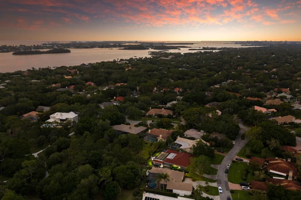 最近售出: $1,236,000 (3 贝兹, 4 浴室, 3397 平方英尺)