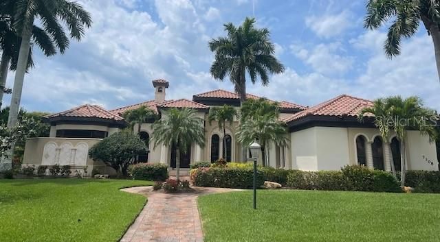 Recently Sold: $2,499,000 (5 beds, 5 baths, 5324 Square Feet)