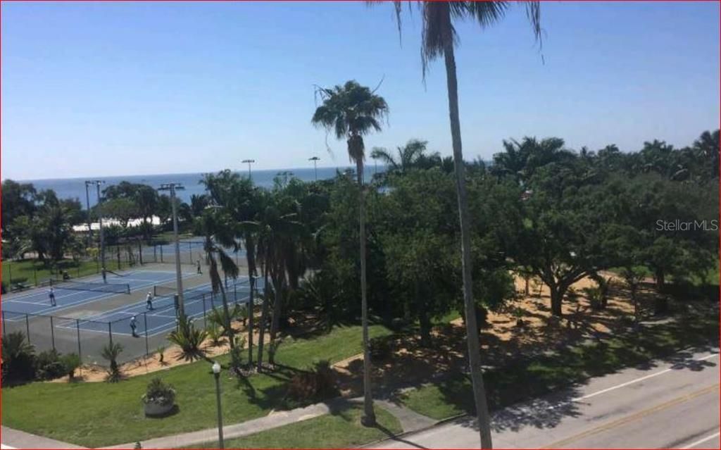 Vendido Recientemente: $580,000 (2 camas, 2 baños, 1500 Pies cuadrados)
