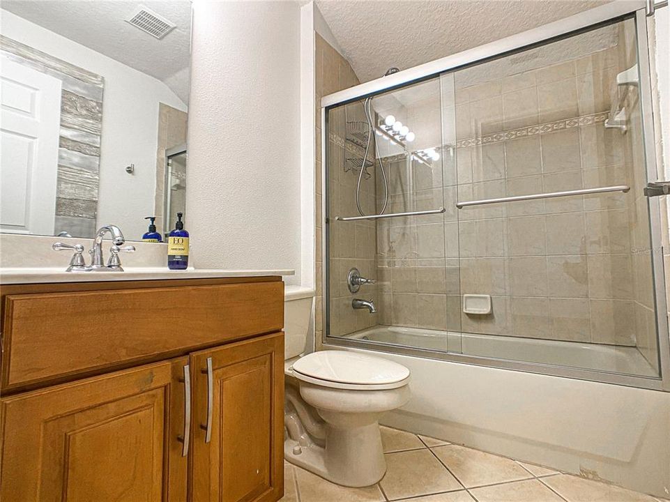 最近售出: $699,000 (5 贝兹, 5 浴室, 3709 平方英尺)