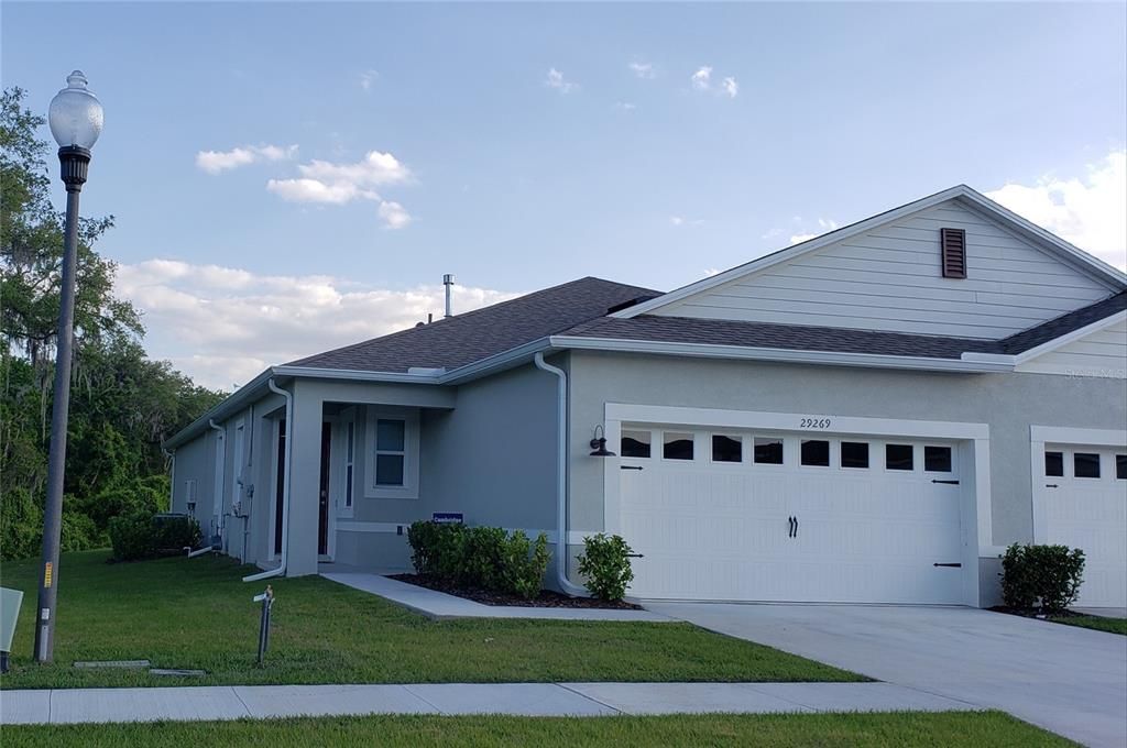 Недавно продано: $239,550 (2 спален, 2 ванн, 1608 Квадратных фут)