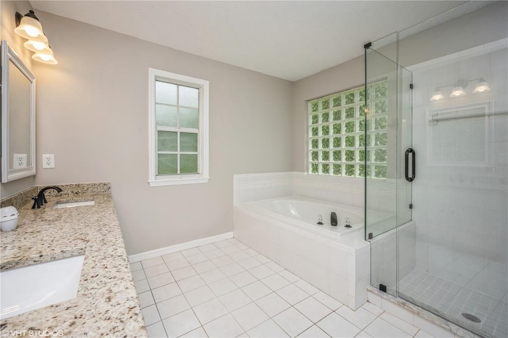 最近售出: $415,000 (3 贝兹, 2 浴室, 1760 平方英尺)