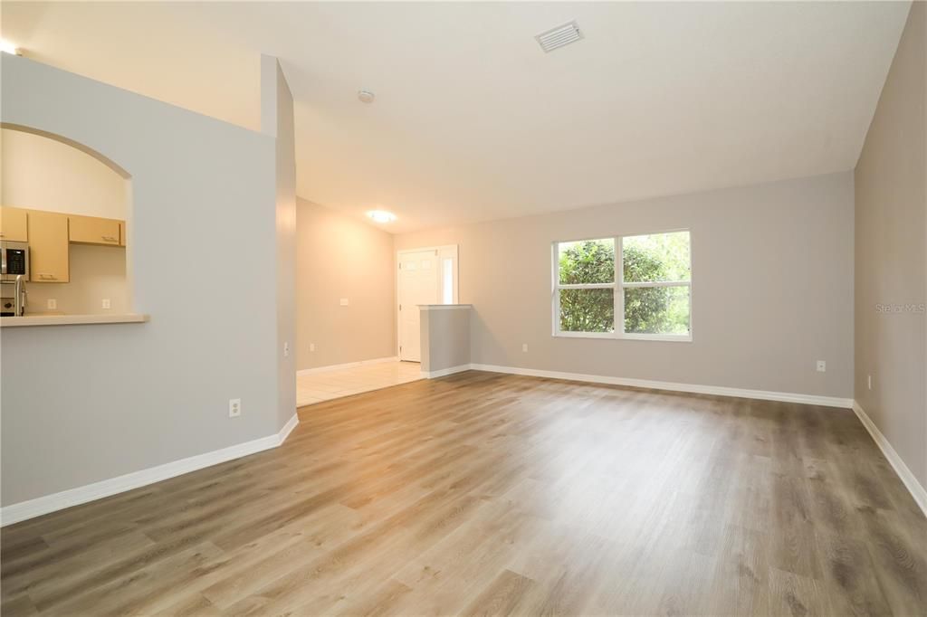 Recently Sold: $260,000 (3 beds, 2 baths, 1576 Square Feet)