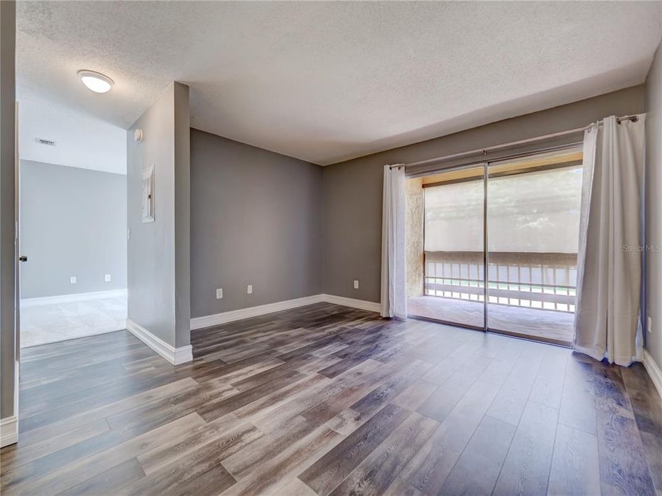 Recently Sold: $100,000 (1 beds, 1 baths, 555 Square Feet)