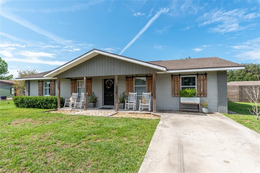 Recently Sold: $249,900 (4 beds, 2 baths, 1522 Square Feet)