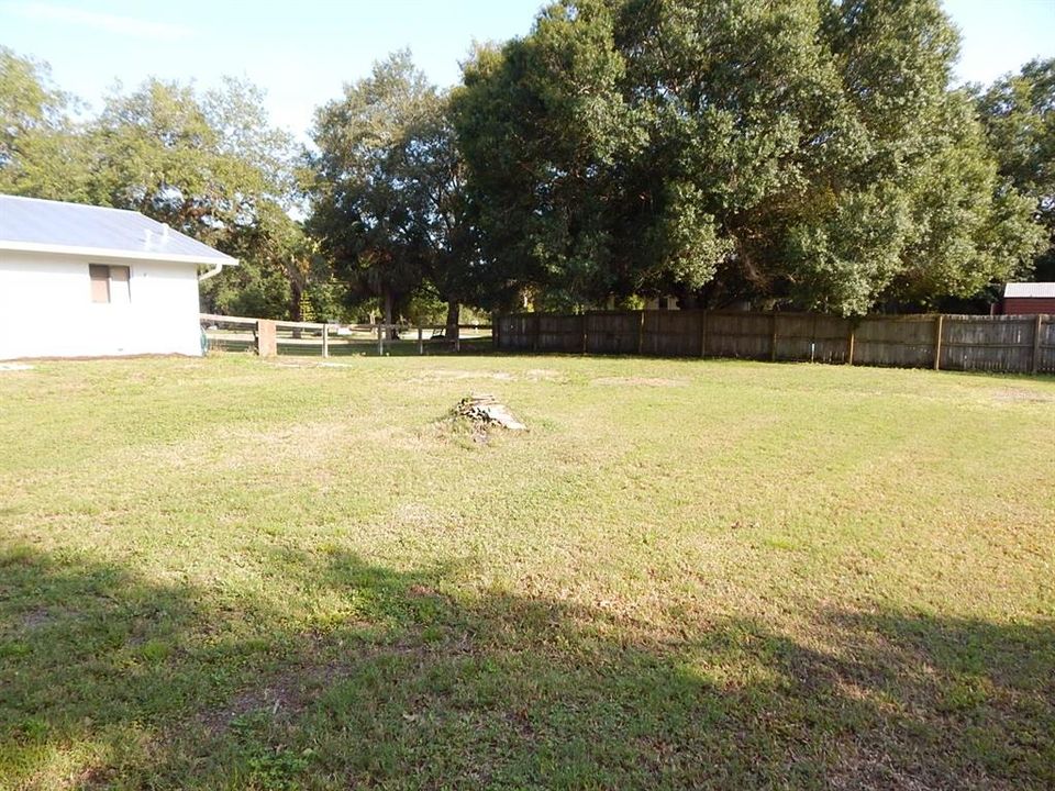 Fenced bak yard.