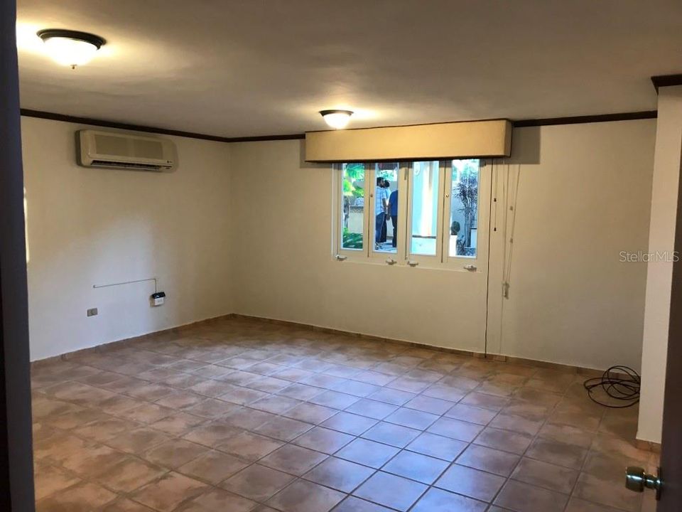 Vendido Recientemente: $925,000 (4 camas, 3 baños, 3459 Pies cuadrados)