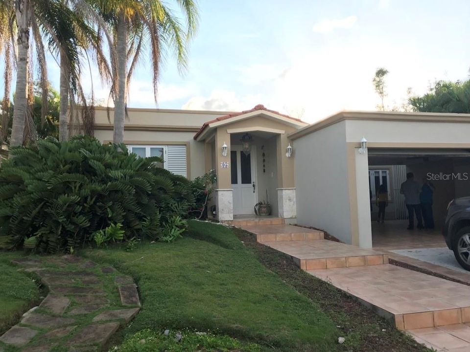 Vendido Recientemente: $925,000 (4 camas, 3 baños, 3459 Pies cuadrados)