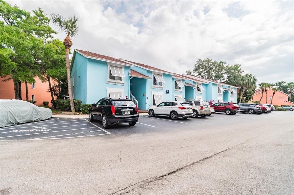 Recently Sold: $165,000 (1 beds, 1 baths, 787 Square Feet)