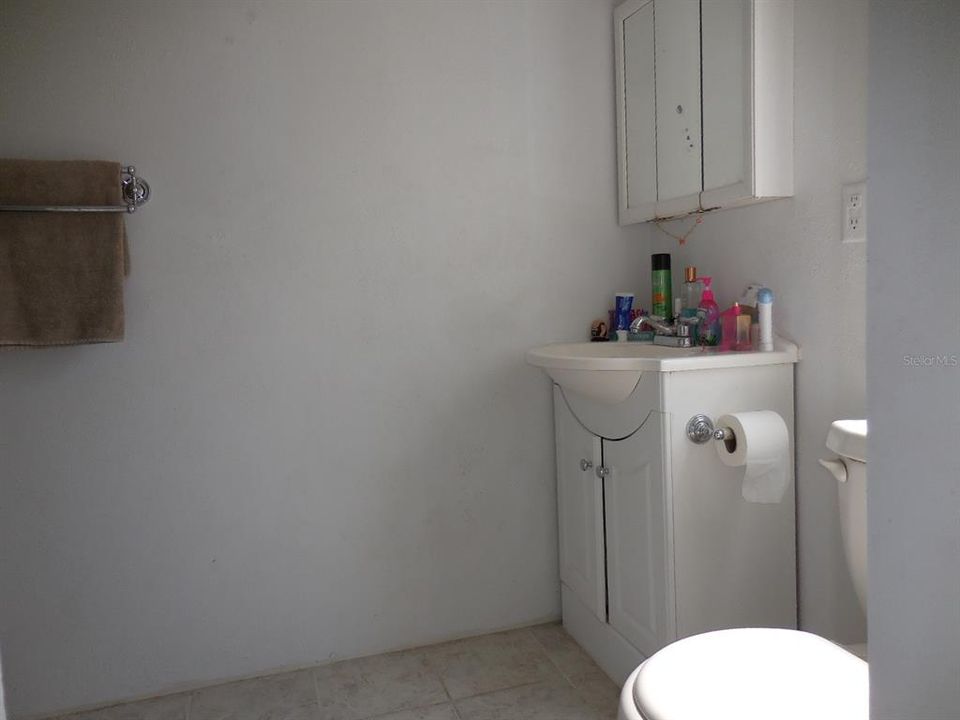 Vendido Recientemente: $229,500 (3 camas, 2 baños, 960 Pies cuadrados)