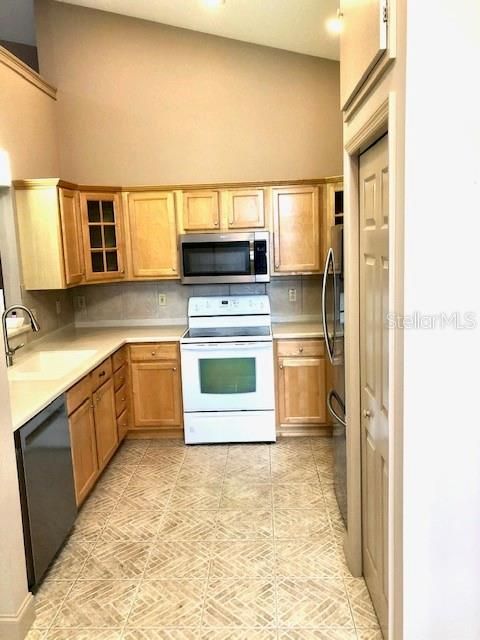 Recently Sold: $239,900 (3 beds, 2 baths, 1821 Square Feet)
