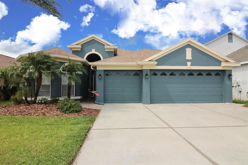 Recently Sold: $399,000 (4 beds, 2 baths, 2042 Square Feet)