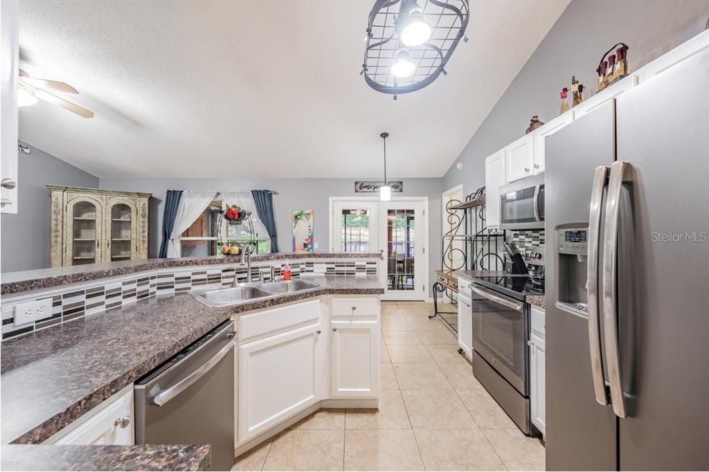 Recently Sold: $250,000 (4 beds, 2 baths, 1702 Square Feet)