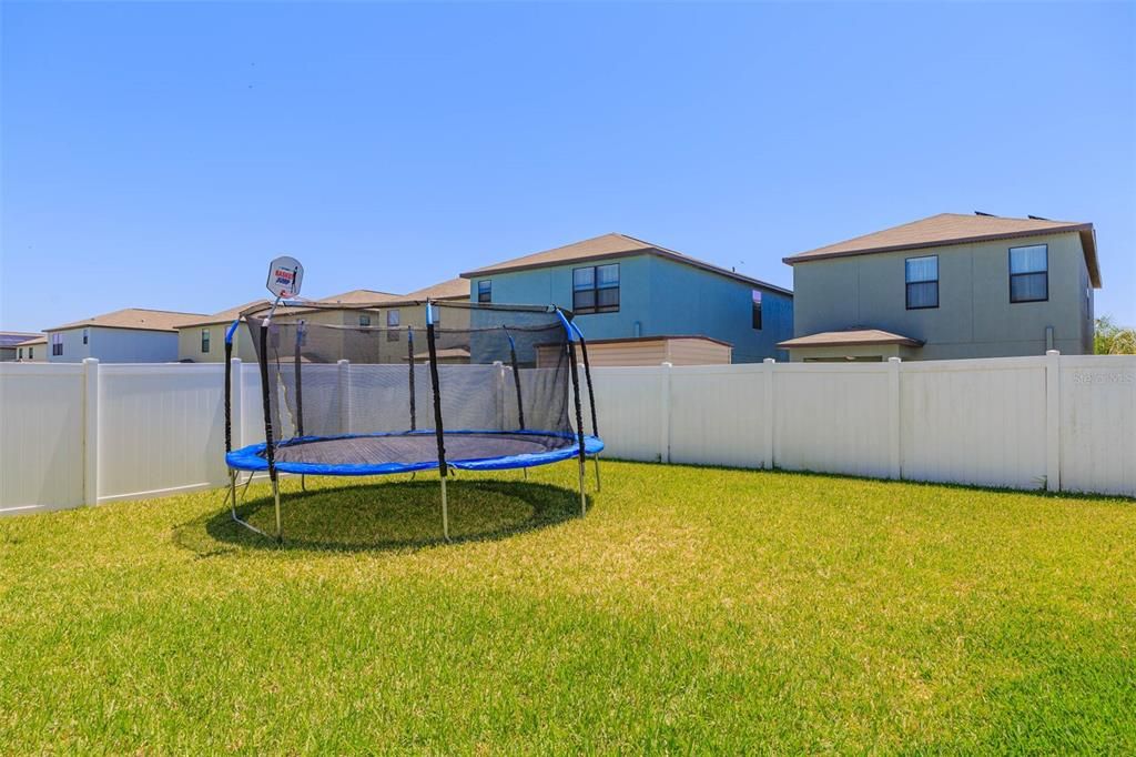 Recently Sold: $300,000 (4 beds, 2 baths, 1805 Square Feet)