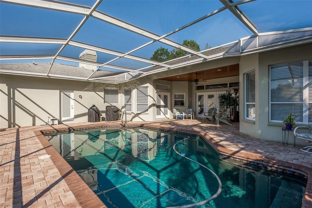 Recently Sold: $625,000 (4 beds, 3 baths, 3003 Square Feet)