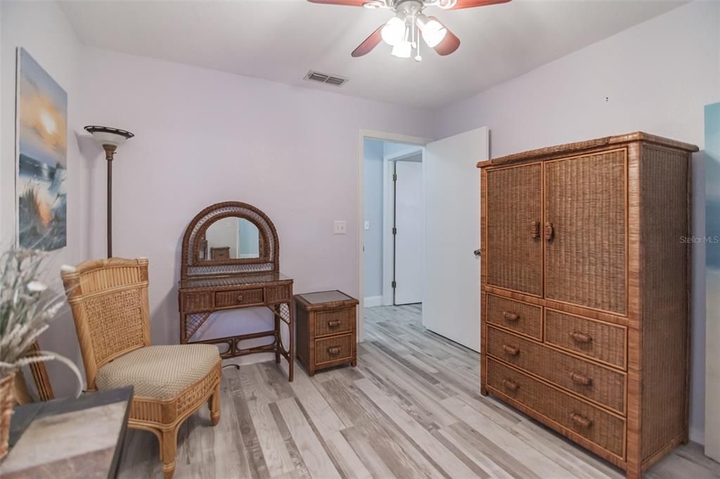 Recently Sold: $398,500 (2 beds, 2 baths, 1200 Square Feet)