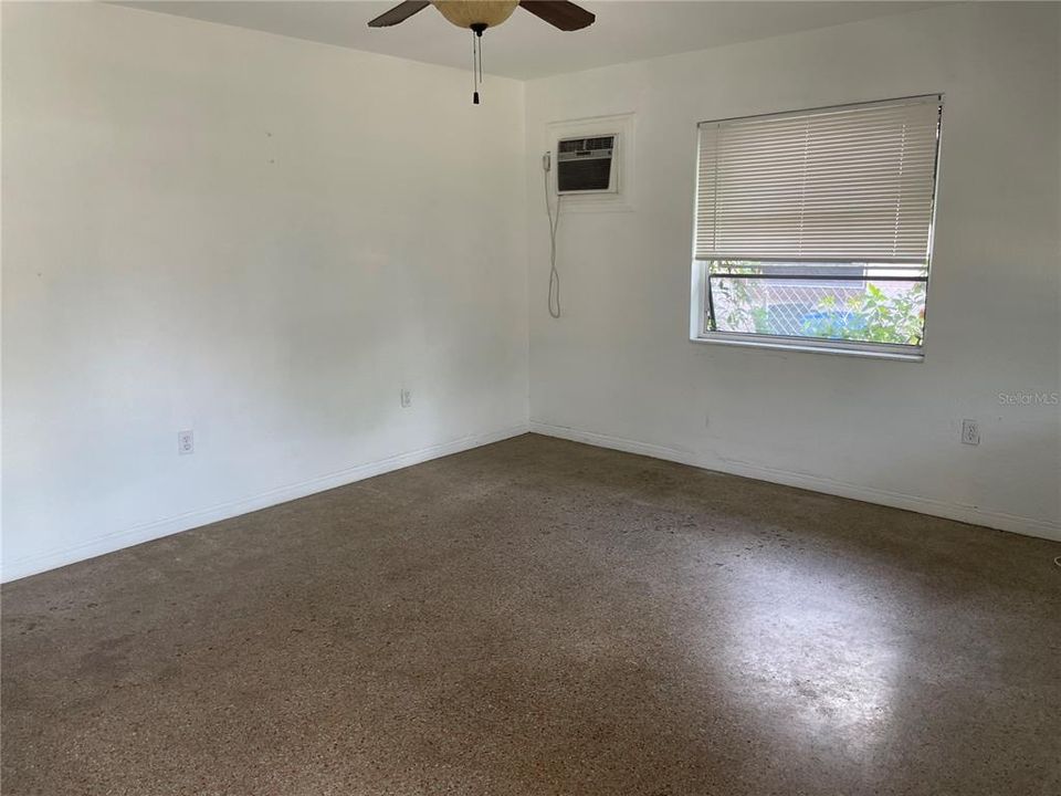 Recently Sold: $169,900 (2 beds, 1 baths, 1040 Square Feet)