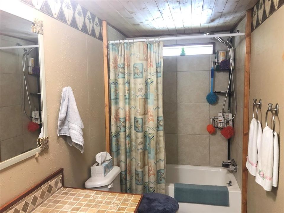 Vendido Recientemente: $269,900 (4 camas, 2 baños, 1782 Pies cuadrados)