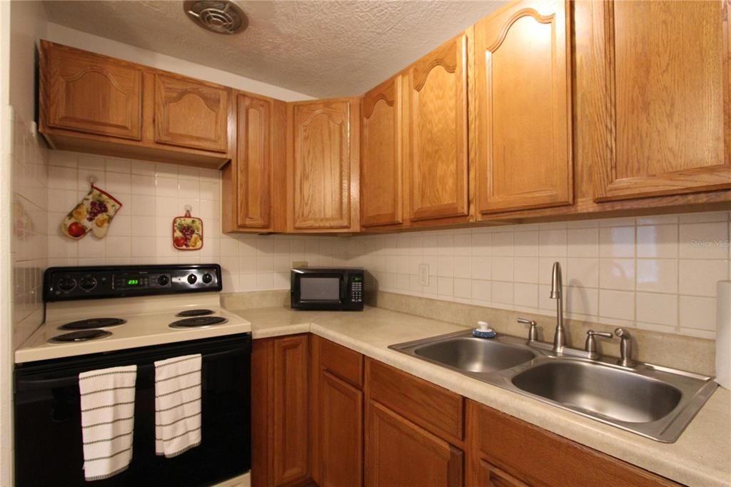 Recently Rented: $1,200 (2 beds, 1 baths, 1236 Square Feet)