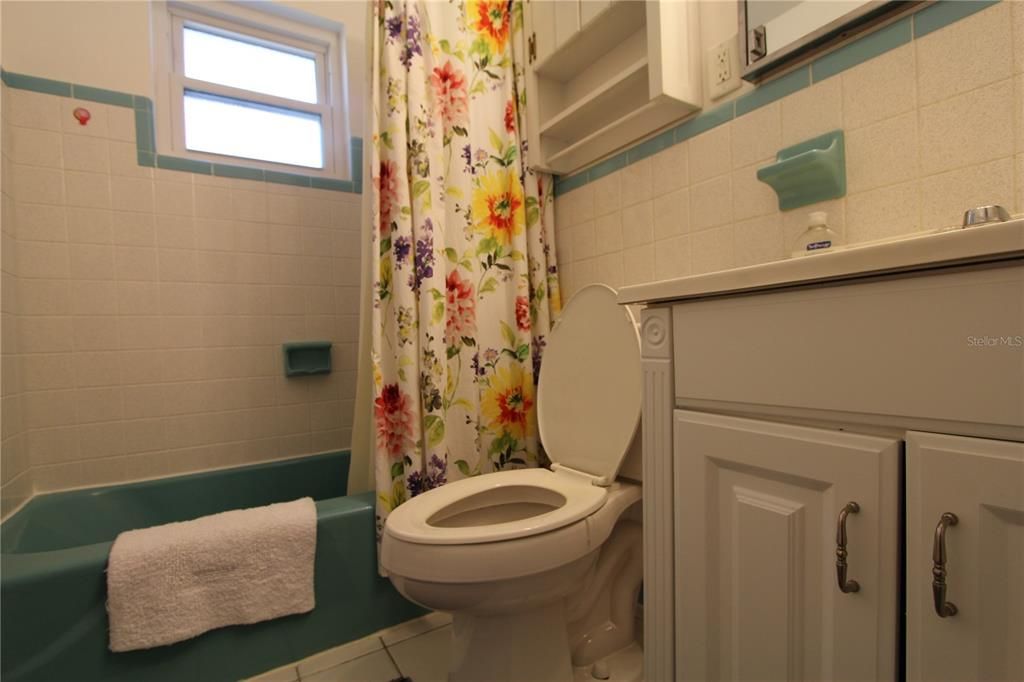 最近租的: $1,200 (2 贝兹, 1 浴室, 1236 平方英尺)