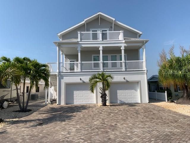 Recently Sold: $1,695,000 (4 beds, 3 baths, 2886 Square Feet)