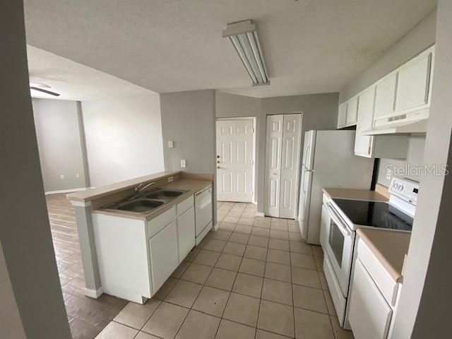 Recently Sold: $119,900 (1 beds, 1 baths, 643 Square Feet)