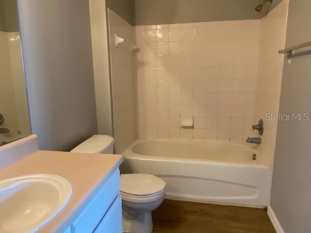 Recently Sold: $119,900 (1 beds, 1 baths, 643 Square Feet)