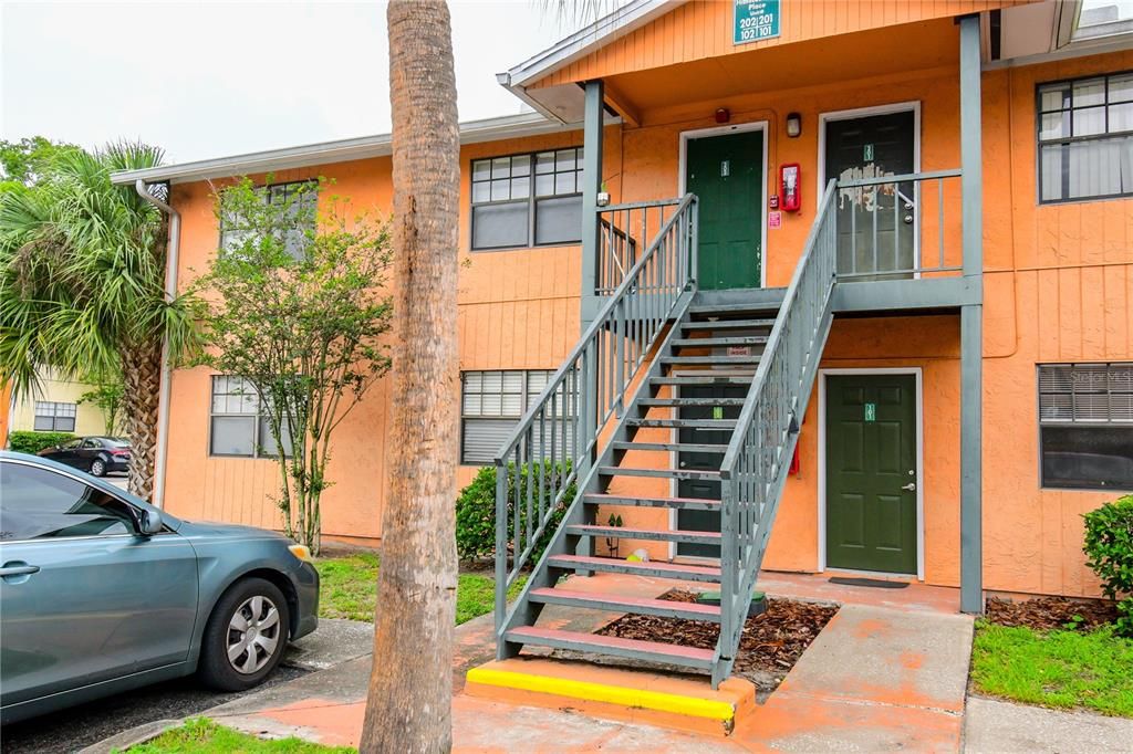 Recently Rented: $1,200 (2 beds, 1 baths, 899 Square Feet)