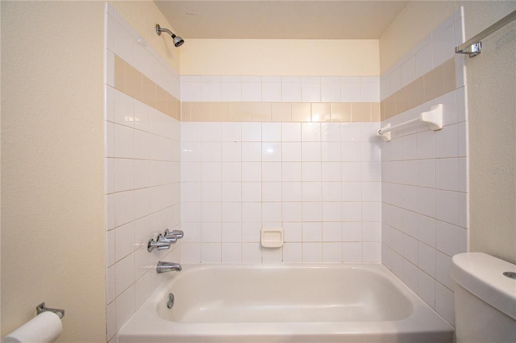 最近租的: $1,200 (2 贝兹, 1 浴室, 899 平方英尺)