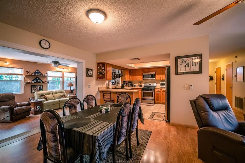 Recently Sold: $172,000 (2 beds, 2 baths, 1432 Square Feet)
