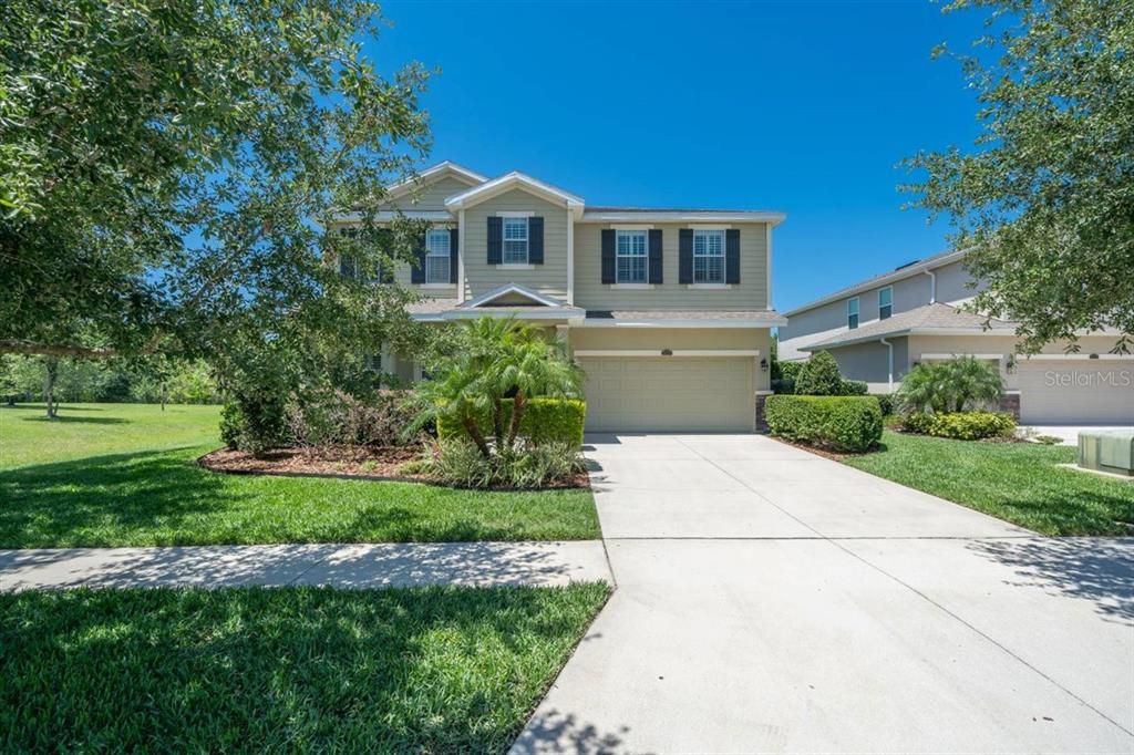 Recently Sold: $440,000 (4 beds, 2 baths, 2701 Square Feet)