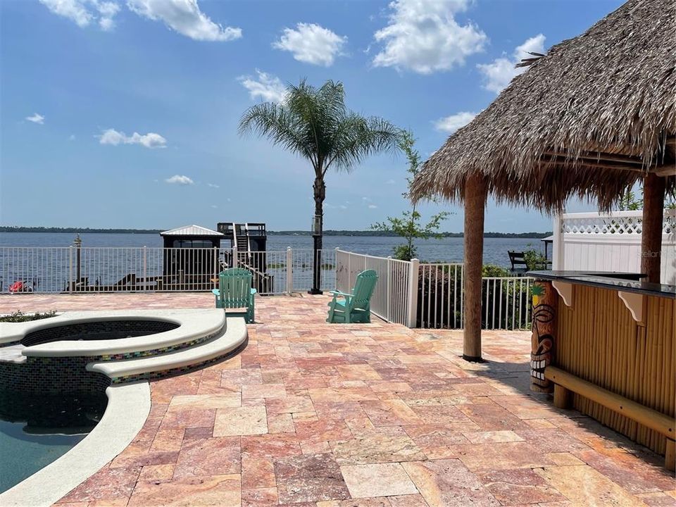 Recently Sold: $1,400,000 (4 beds, 2 baths, 3060 Square Feet)