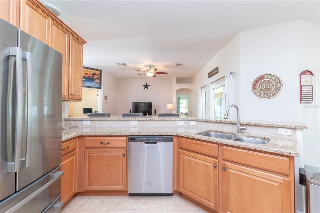 Recently Sold: $320,000 (3 beds, 2 baths, 1981 Square Feet)