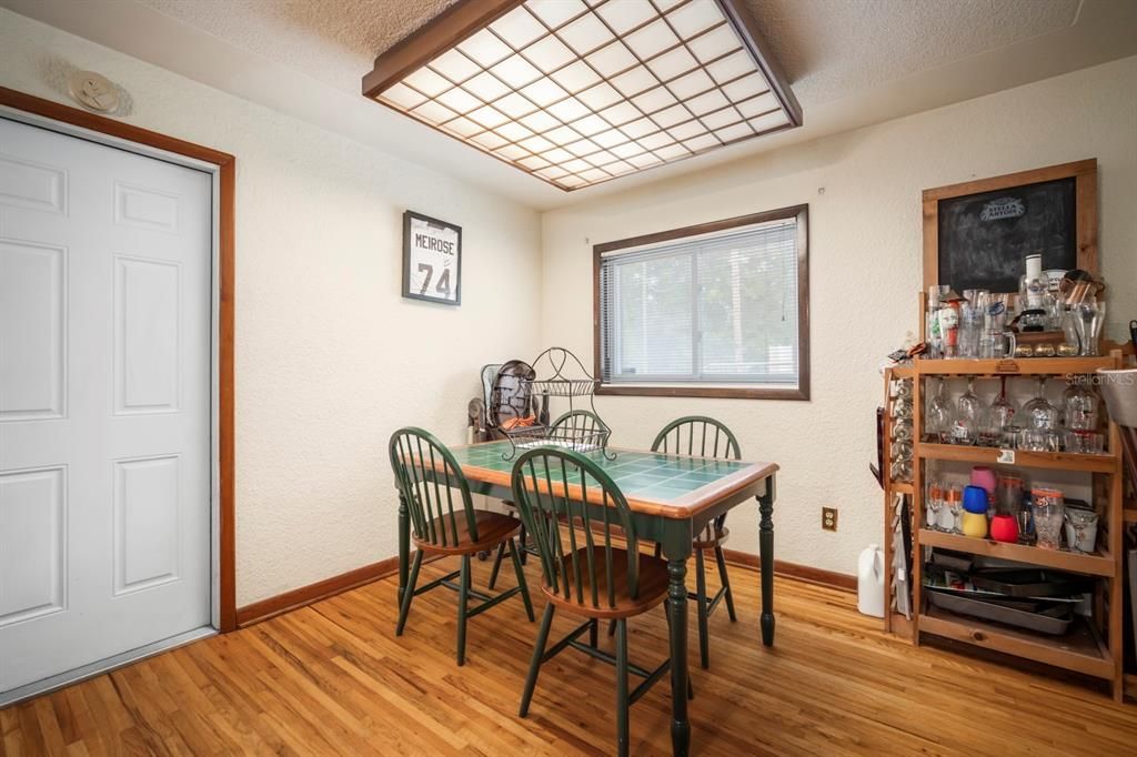 Recently Sold: $400,000 (3 beds, 2 baths, 1475 Square Feet)
