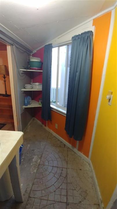 Recently Rented: $850 (1 beds, 1 baths, 325 Square Feet)