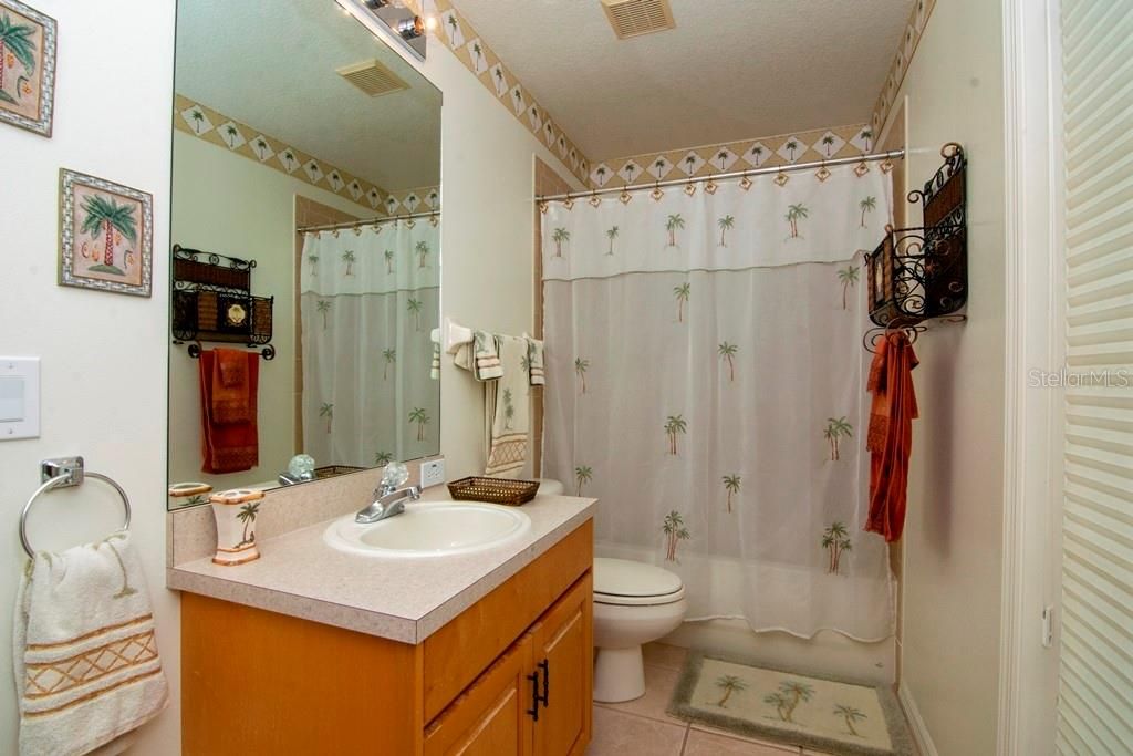 最近售出: $500,000 (4 贝兹, 3 浴室, 3043 平方英尺)