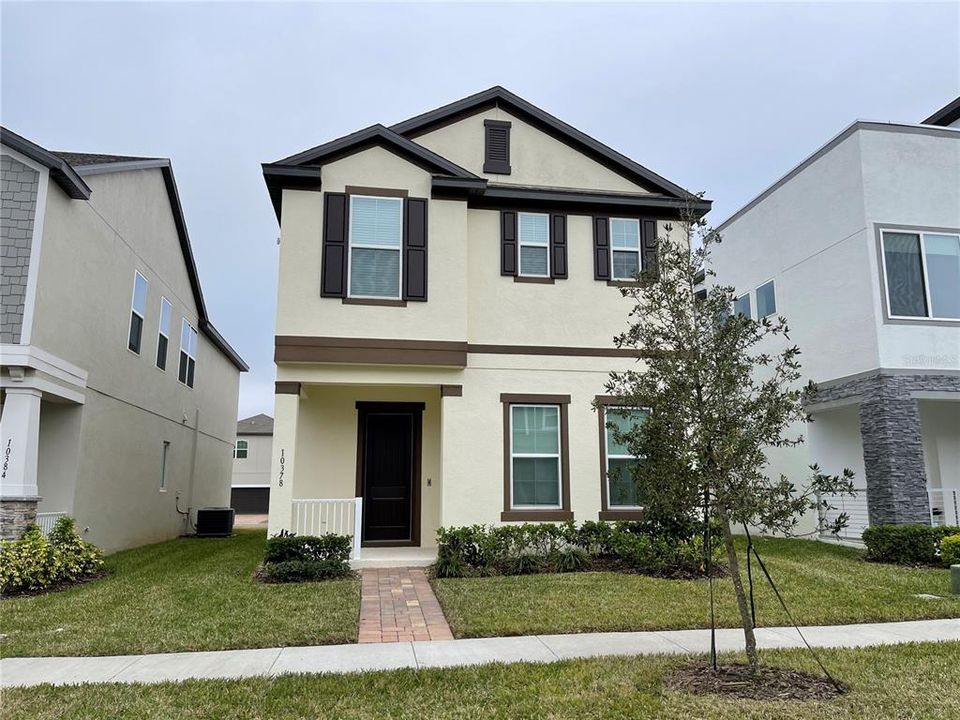 Recently Sold: $383,000 (4 beds, 2 baths, 2204 Square Feet)