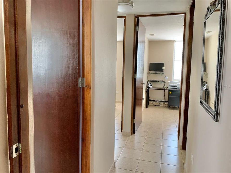 Vendido Recientemente: $270,000 (4 camas, 2 baños, 2416 Pies cuadrados)