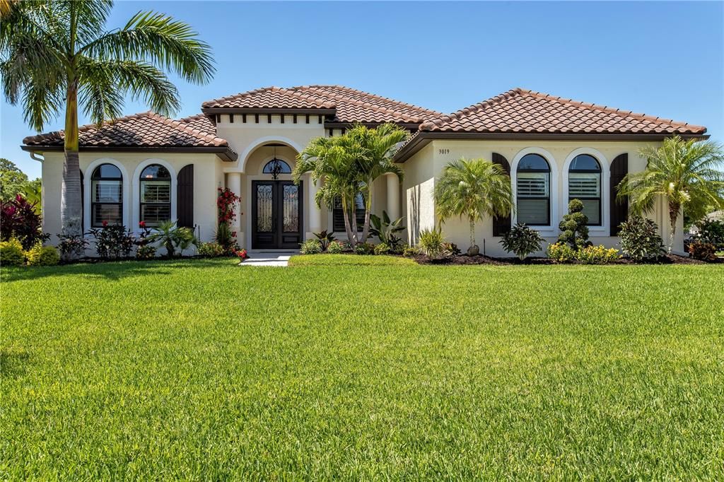 Recently Sold: $779,000 (3 beds, 3 baths, 2713 Square Feet)
