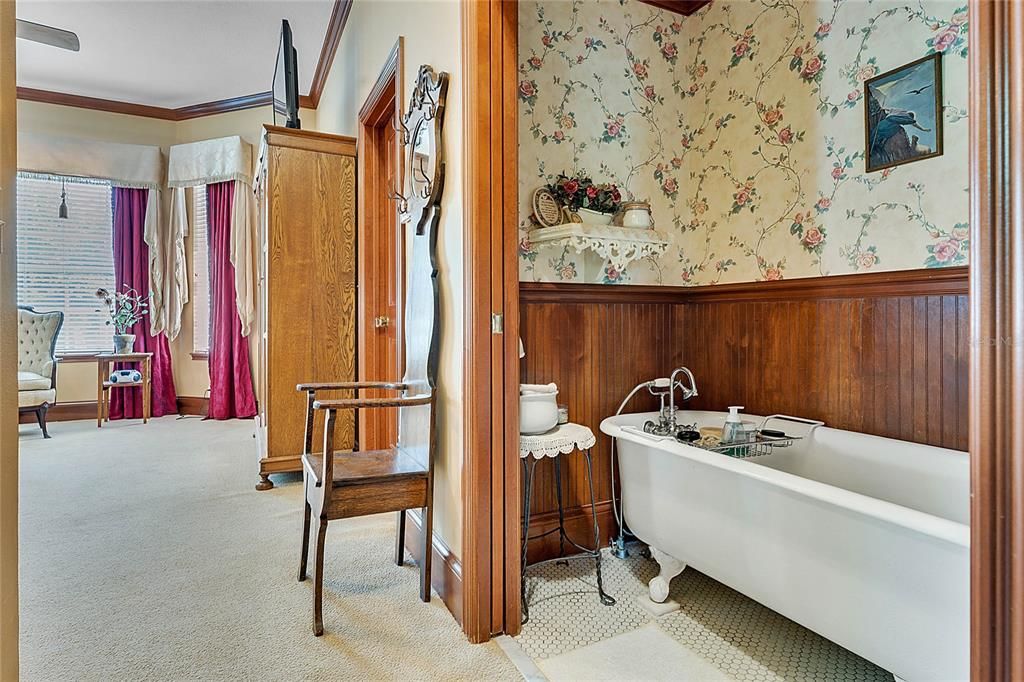 Недавно продано: $650,000 (6 спален, 2 ванн, 4553 Квадратных фут)