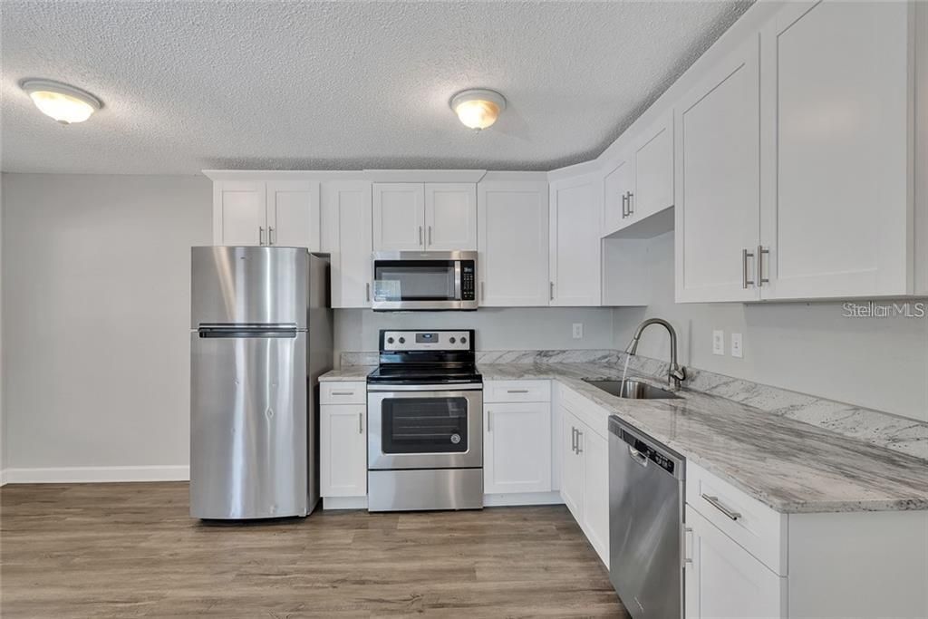 Recently Rented: $1,500 (2 beds, 1 baths, 704 Square Feet)