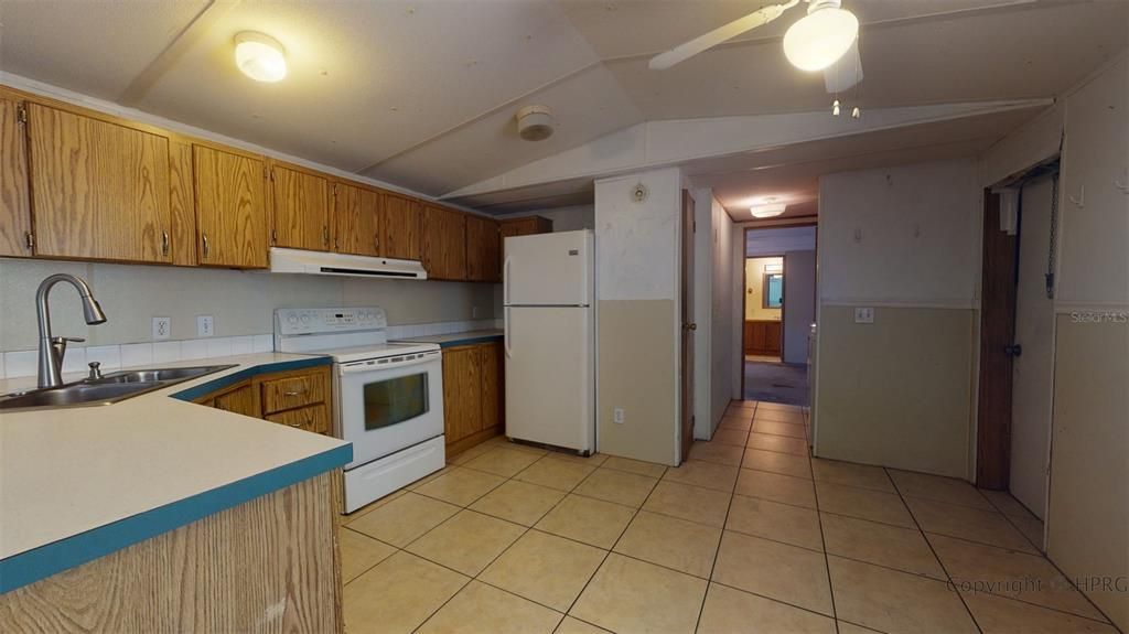 Recently Sold: $120,000 (2 beds, 2 baths, 924 Square Feet)