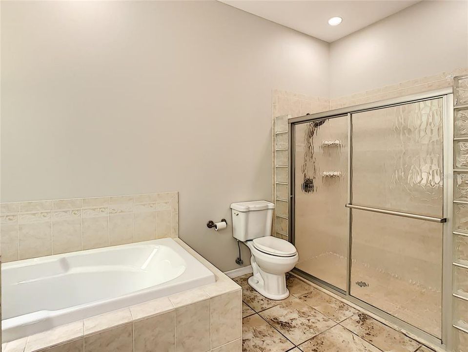 最近售出: $675,000 (4 贝兹, 3 浴室, 3359 平方英尺)