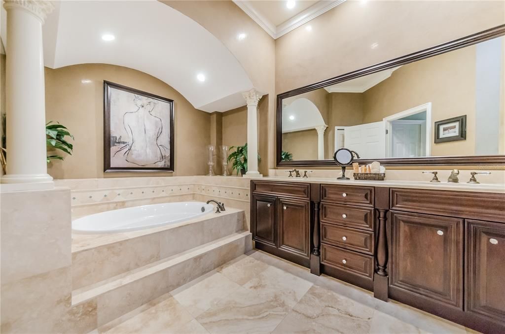 最近售出: $599,000 (3 贝兹, 3 浴室, 2698 平方英尺)