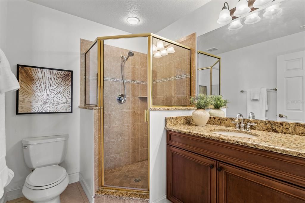 最近售出: $999,000 (4 贝兹, 4 浴室, 3270 平方英尺)