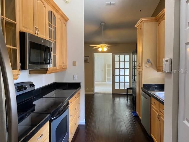 Recently Sold: $270,000 (3 beds, 2 baths, 1668 Square Feet)