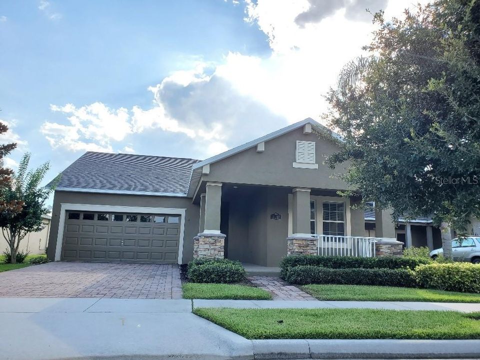 Recently Sold: $398,000 (4 beds, 2 baths, 2324 Square Feet)