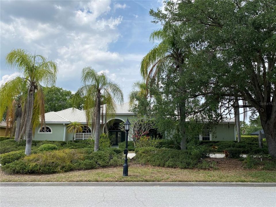 Recently Sold: $725,000 (4 beds, 3 baths, 3689 Square Feet)
