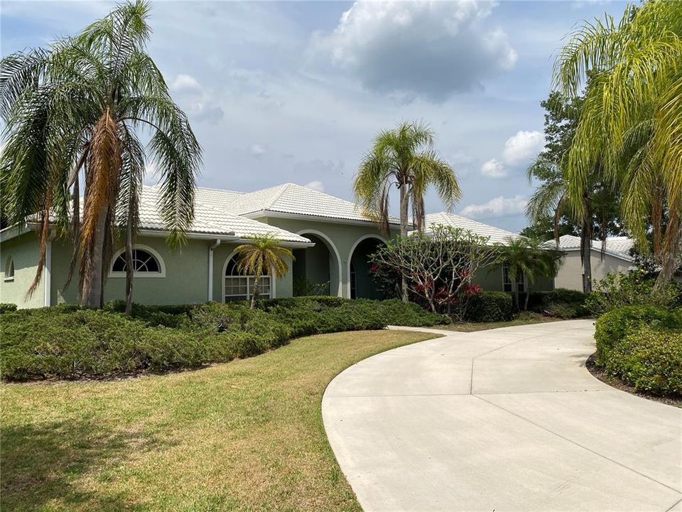 Recently Sold: $725,000 (4 beds, 3 baths, 3689 Square Feet)