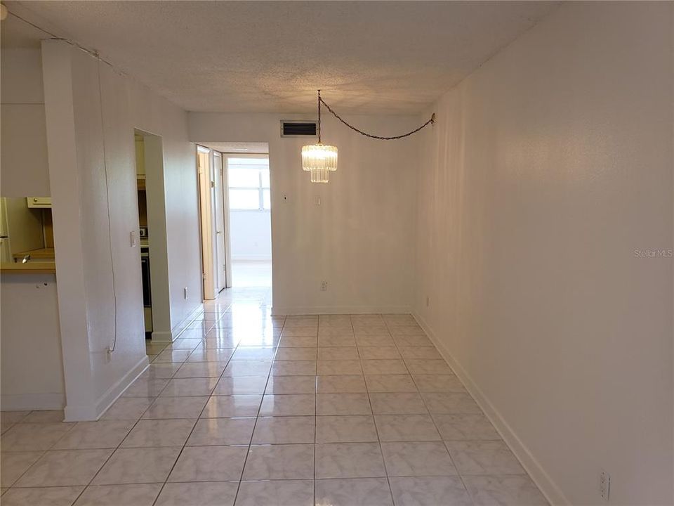 Recently Sold: $115,000 (1 beds, 1 baths, 690 Square Feet)
